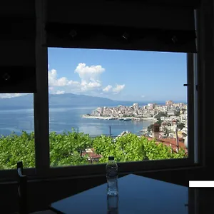 Maison d'hôtes Guest House&tavern Leo Saranda